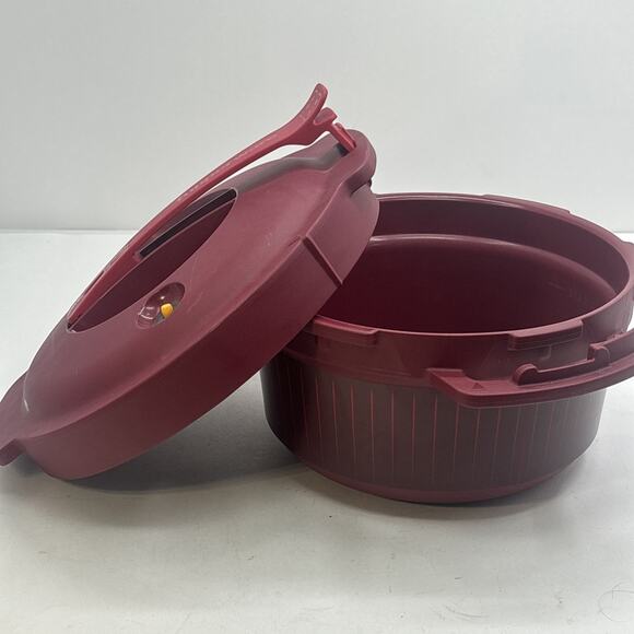 Tupperware Microwave Pressure Cooker 3Qt / 3L Red 7643A-1 Maroon - NICE - Picture 2 of 5